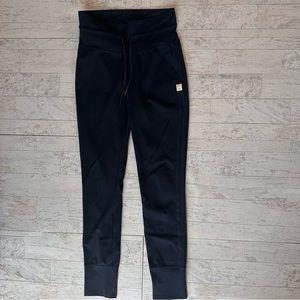 VUORI performance jogger